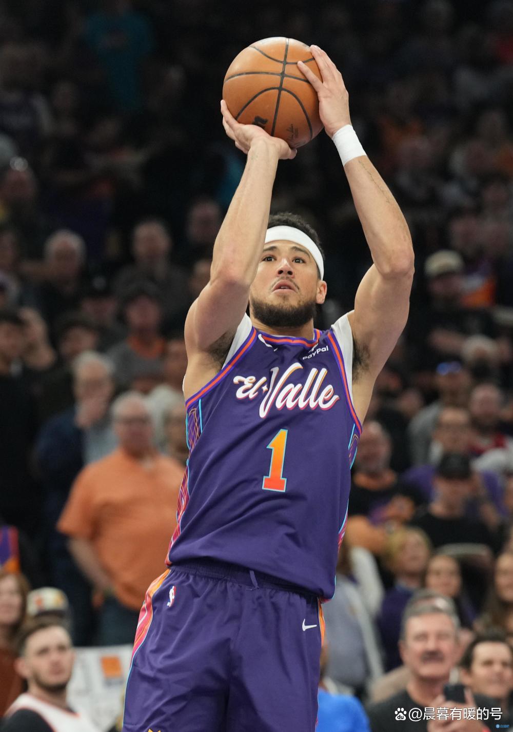 爵士横扫四川队，布克状态火热